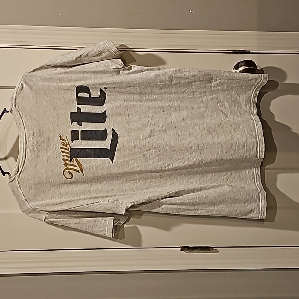Mens large Tee LUV Miller Lite tshirt